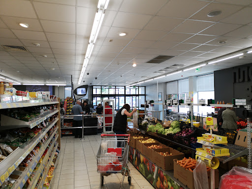 Търговска верига "СиБиЕс"