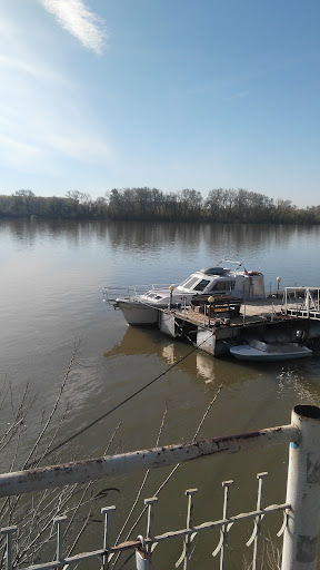 Хранителен магазин